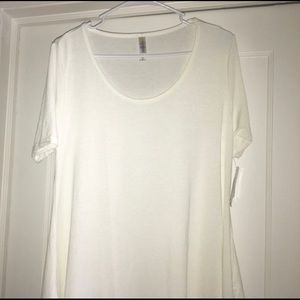 BNWT Cream Lularoe perfect tee